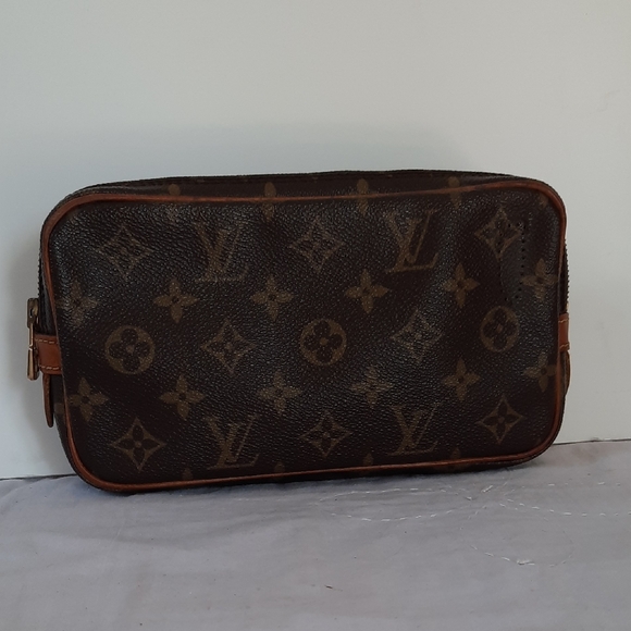 Louis Vuitton Brown Monogram Clutch - Picture 1 of 14